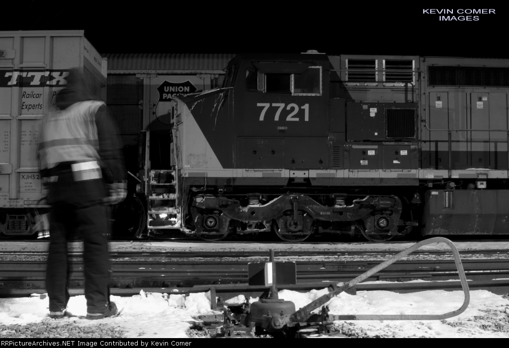 A cold CSX Conductor watches Q275 work Memphis Jct. yard