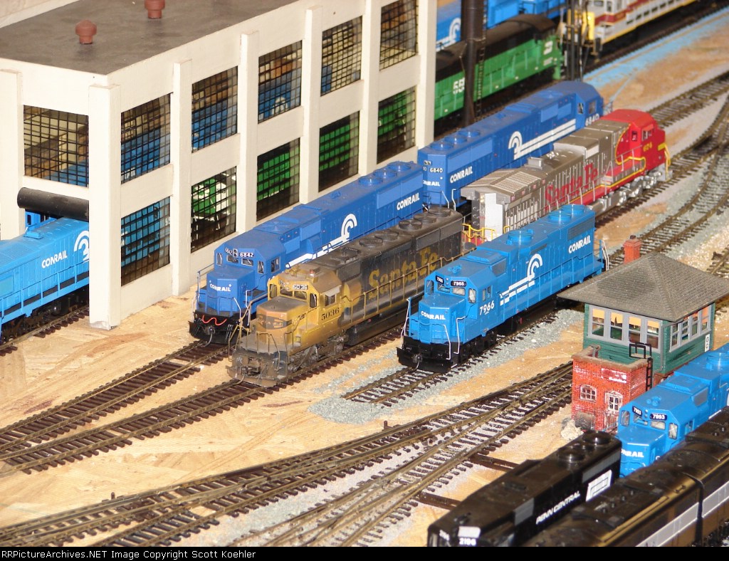 Santa fe and Conrail power