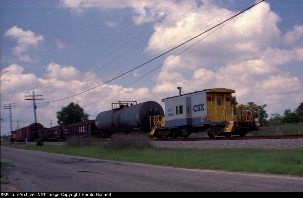CSX 16604 brings up the rear on a short southbound train