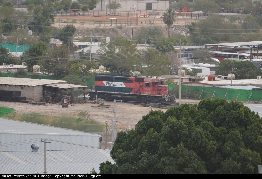 FXE SD40-2 loco at Hermosillo yard