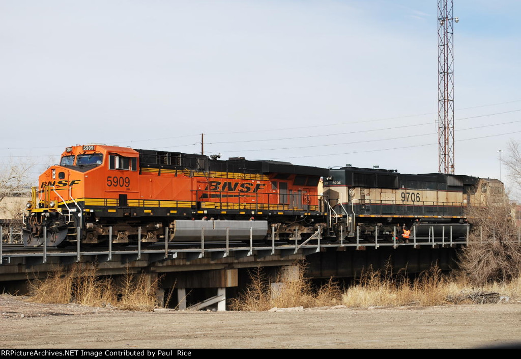 BNSF 5909
