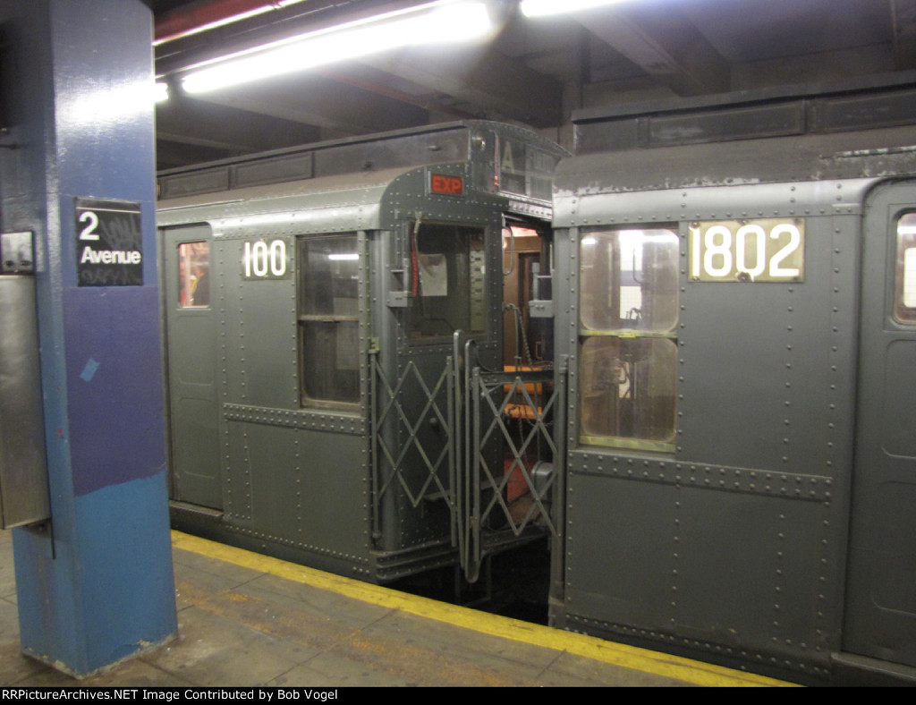 1940 R9 1802 and 1930 R1 100