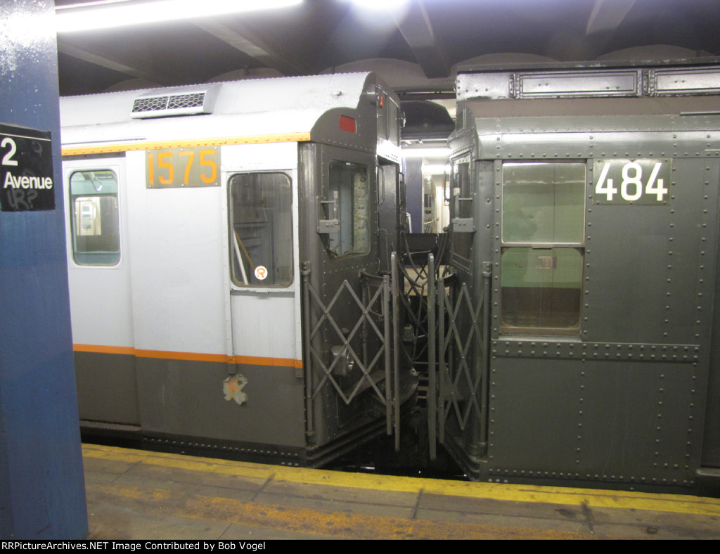 1937 R7A 1575 and 1932 R4 484