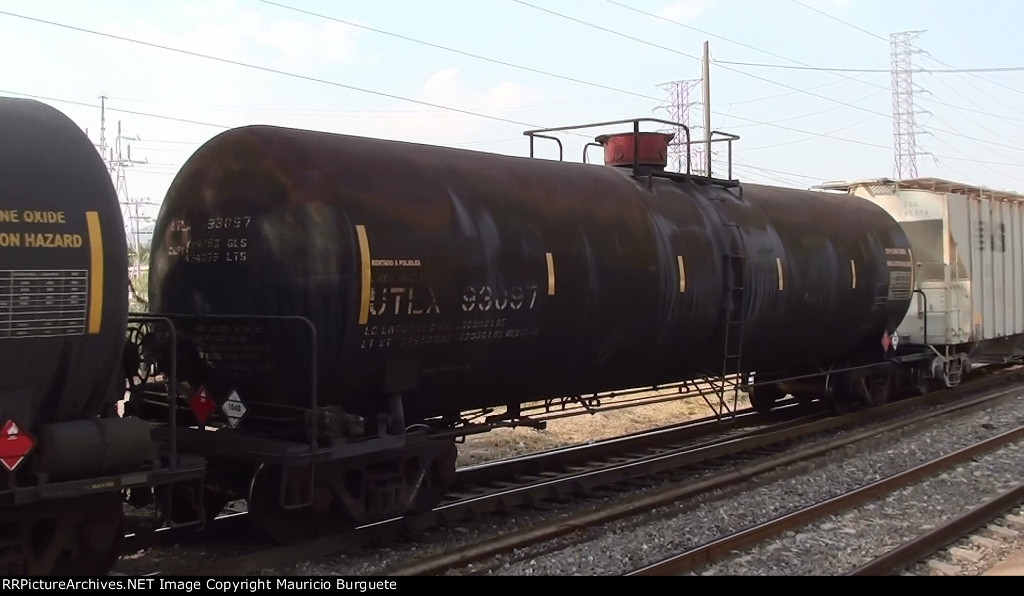 UTLX tank car