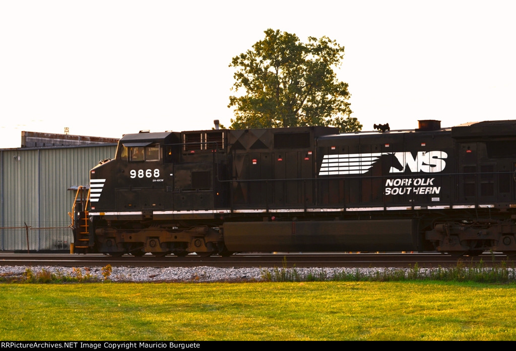 NS C40-9W loco at Oakwood yard