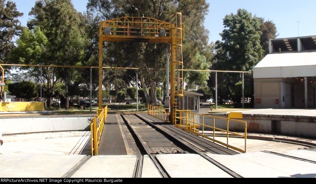 Turn table and Round house