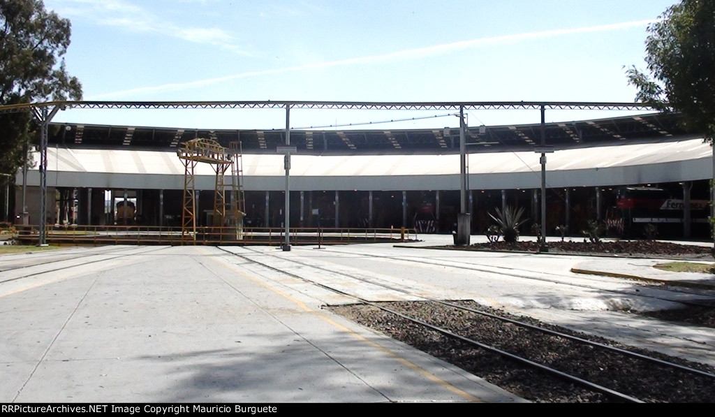 Turn table and Round house