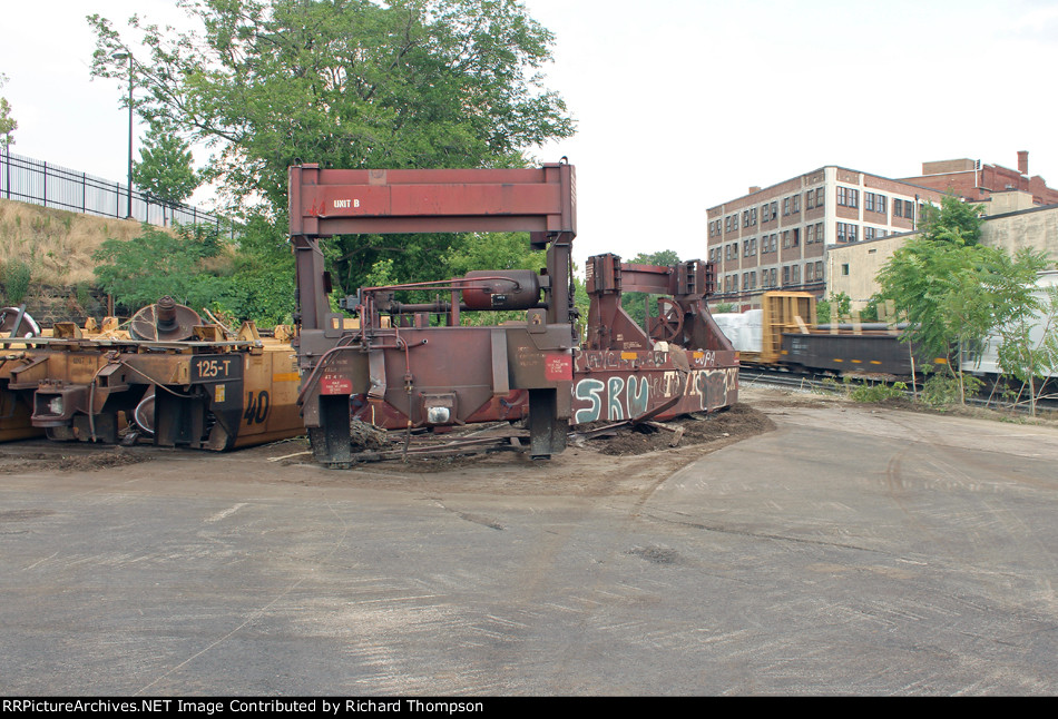 Q352 passing the wreckage