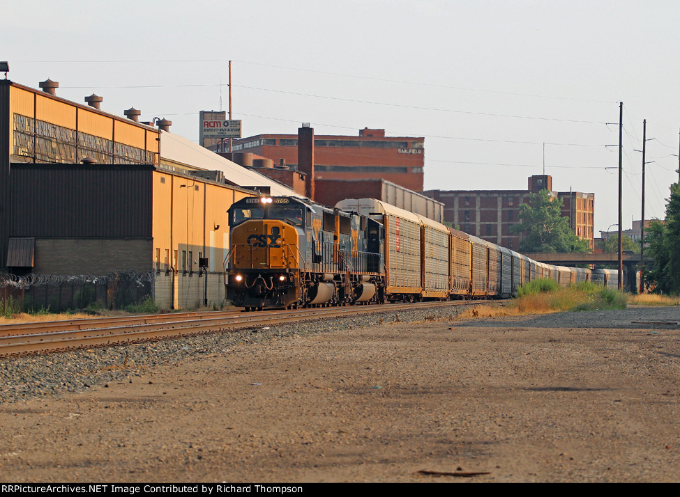 CSX 8765 on CSX Q216-12