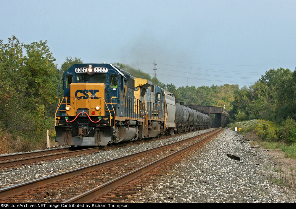 CSX 8387 on CSX K675-XX