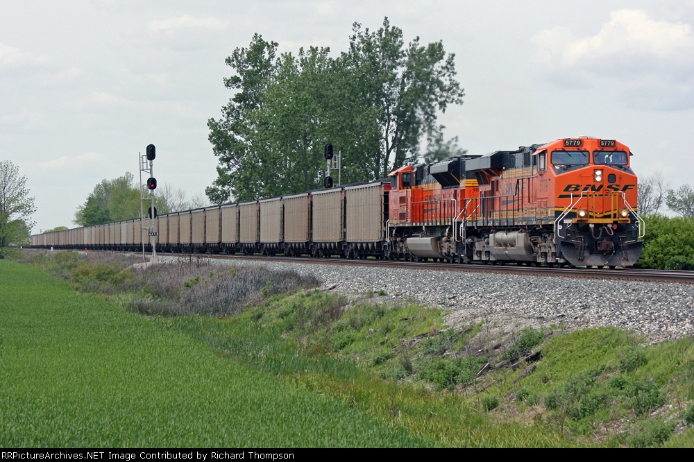 BNSF 5779 on CSX N859-XX
