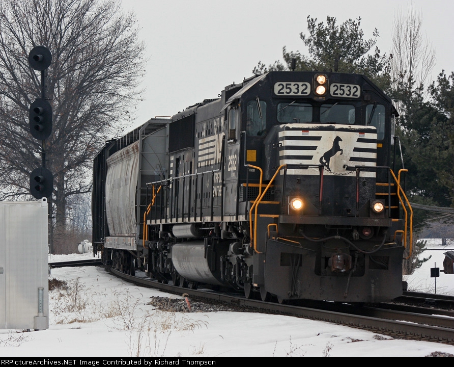 NS 2532 on NS 303