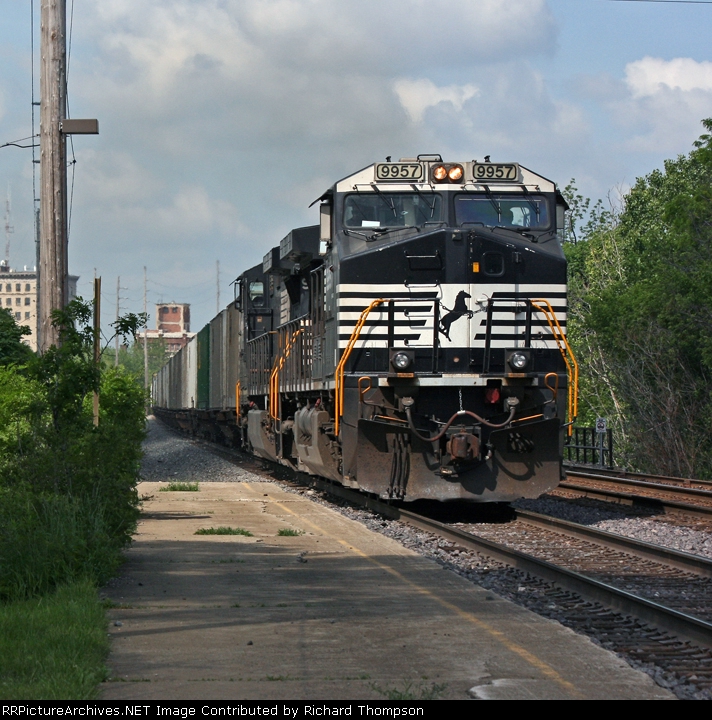 NS 9957 on NS 206