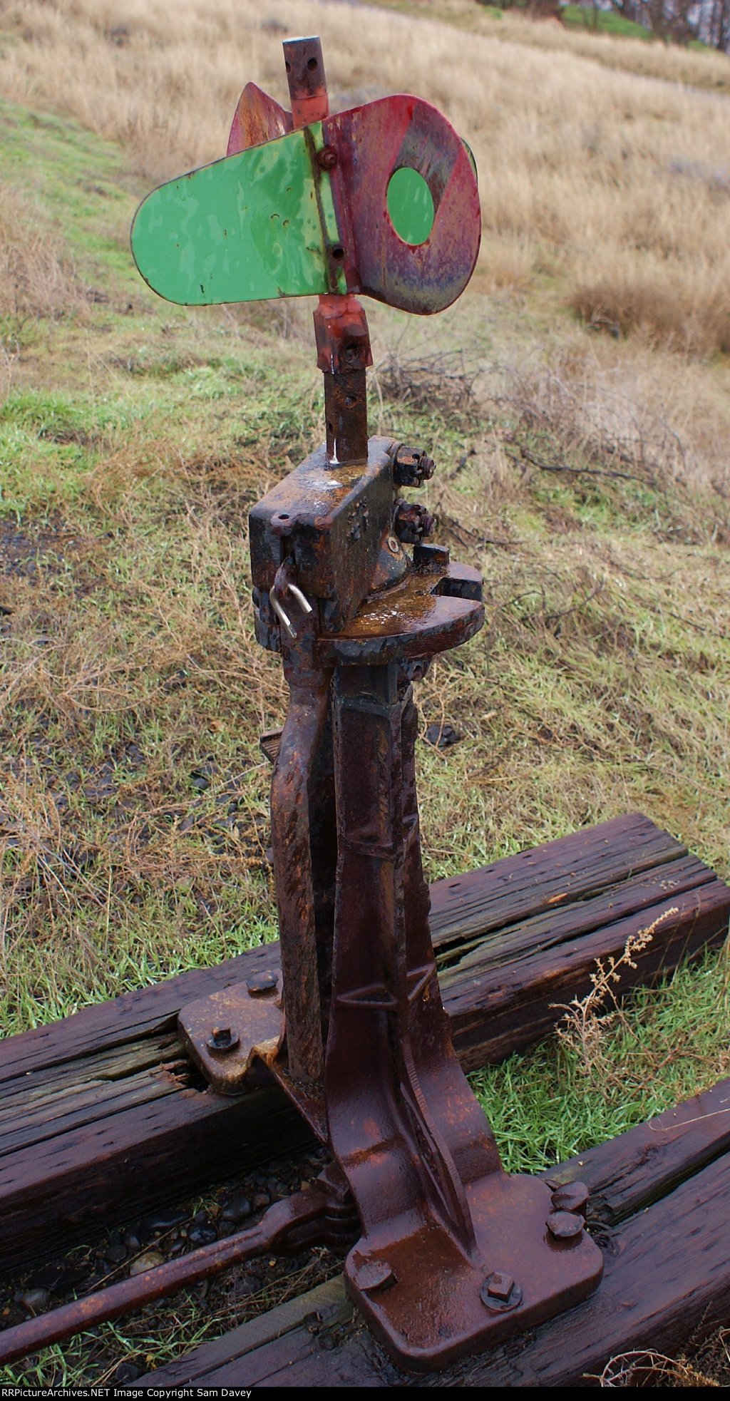 West or South switch Martindale siding.  Not sure how SP&S listed their directions.