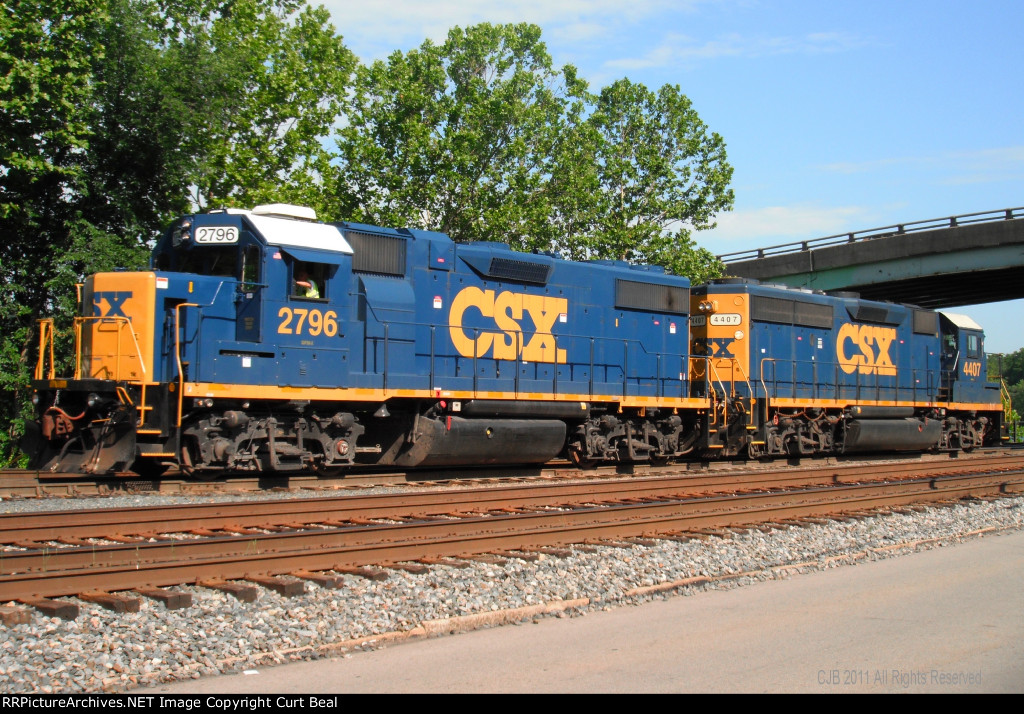 CSX 2796 and 4407