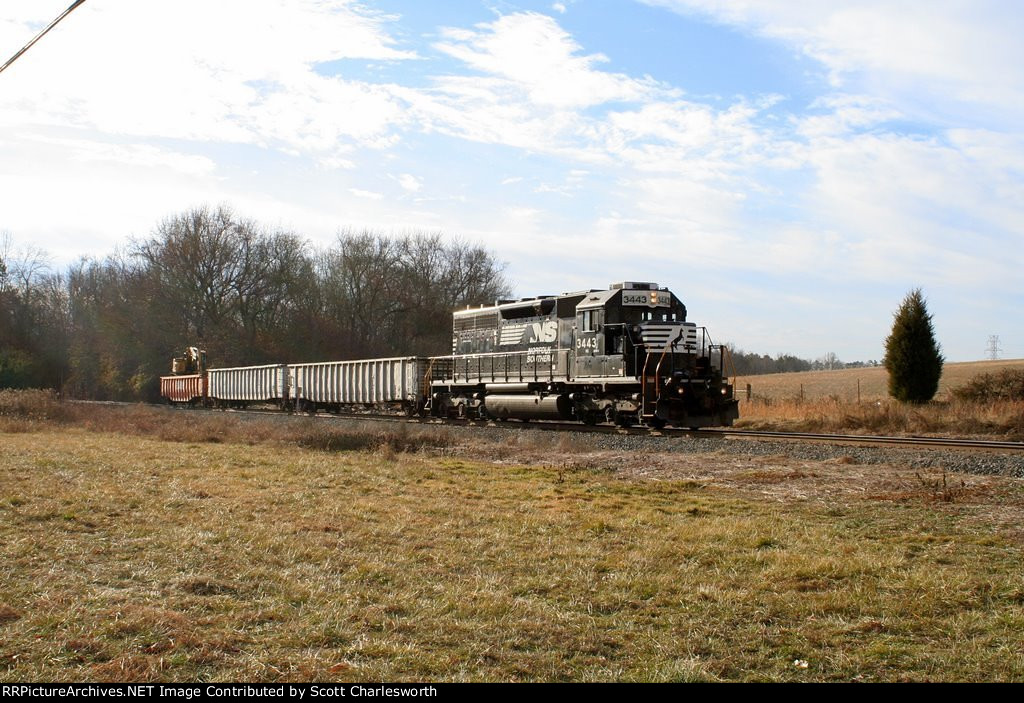 NS 93Q @ Leisure Ln crossing