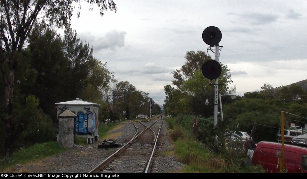 Traffic light and switch control box at main line S