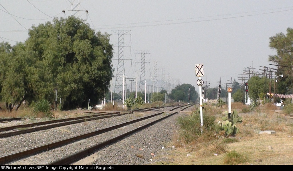 Teotihuacan Station signals