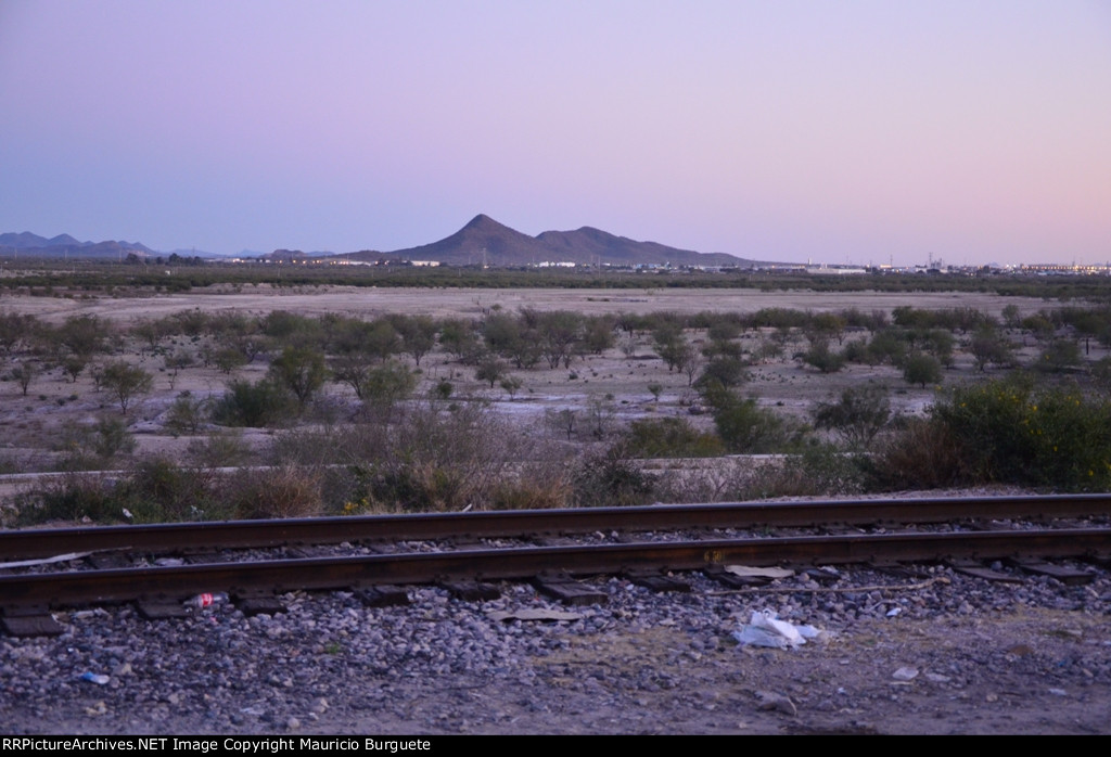 Tracks at Hermosillo's Dam
