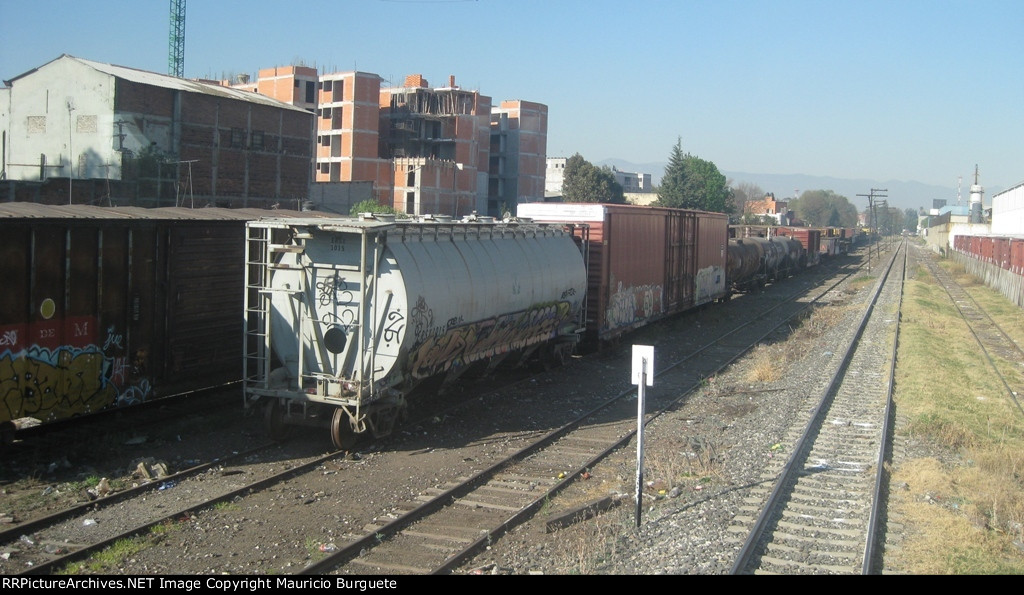 Rolling stock at Tlatilco yard