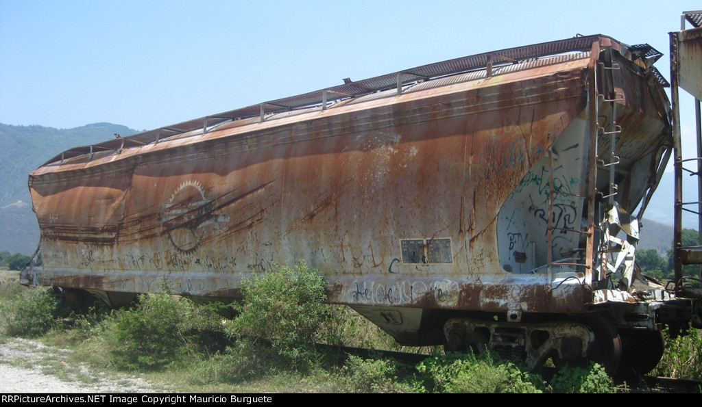 Covered hopper crashed