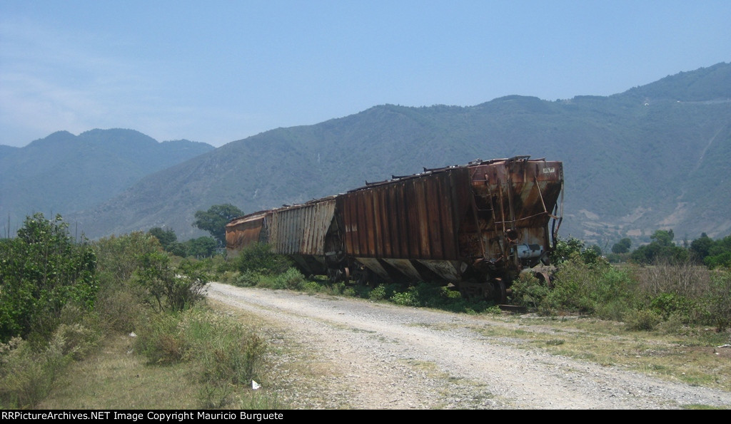 Crashed covered hopper