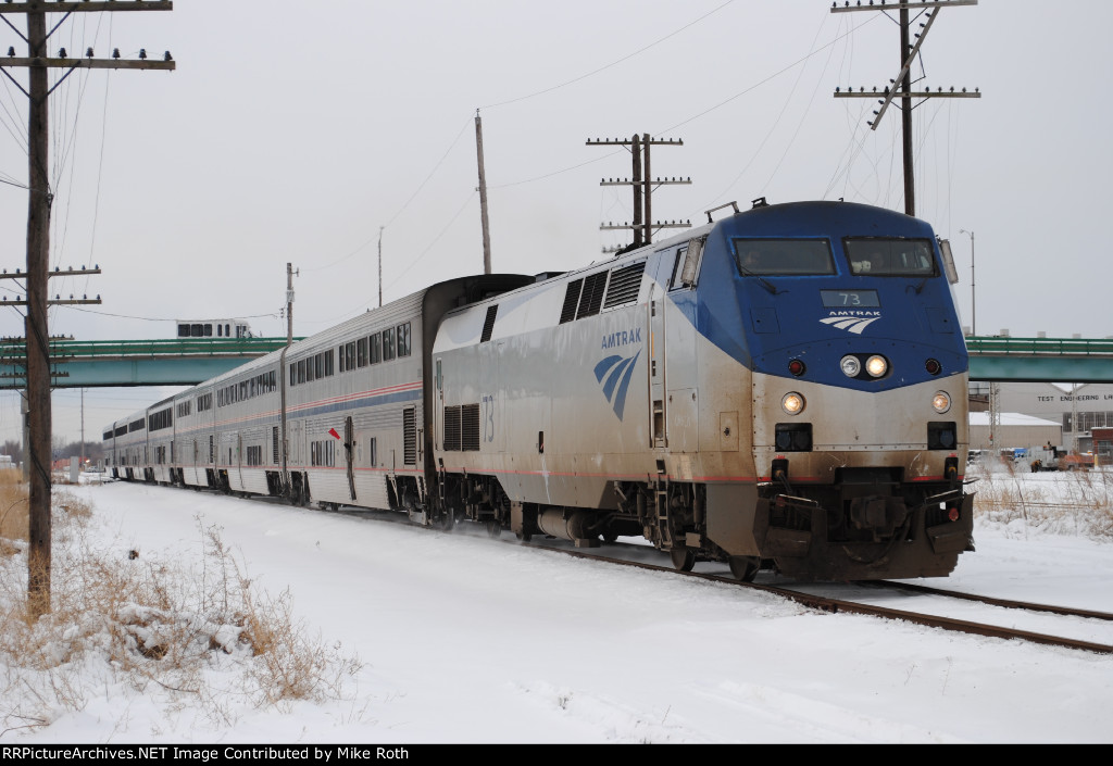 AMTX 73 with train 22 runnin late and pickin up speed