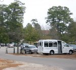 Spur lead through this parking lot