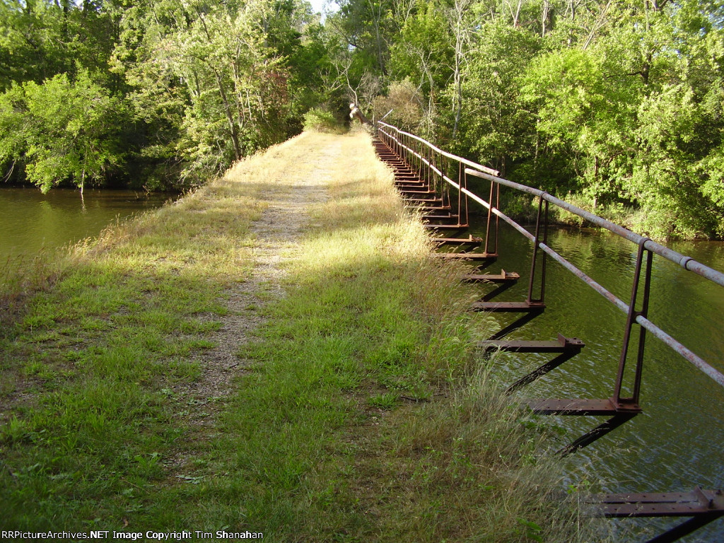 Roadbed of the GR&I/PRR in Mendon