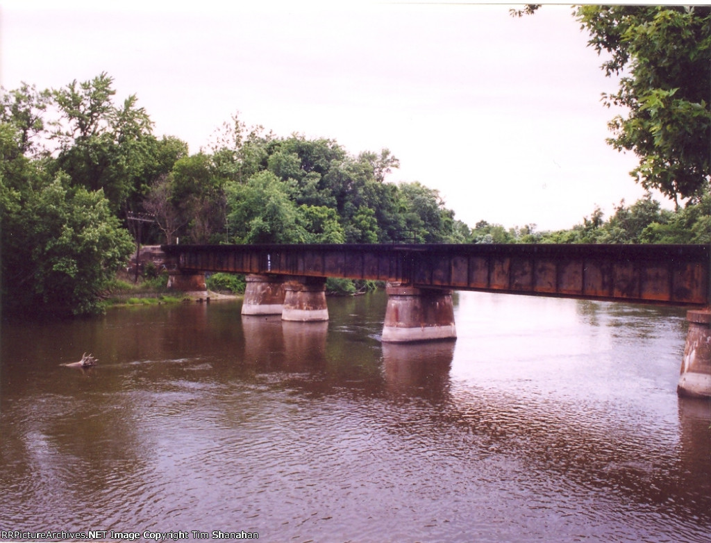 CSX swing bridge swing part no longer used