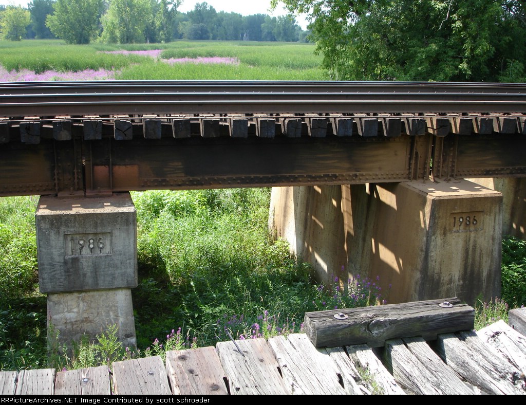 Concrete piers on the Main Line, most of which are around the same date