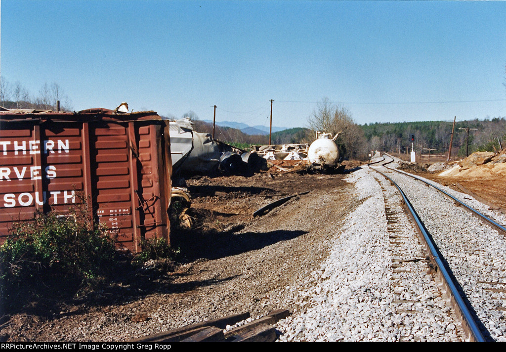 Temporary panel track.
