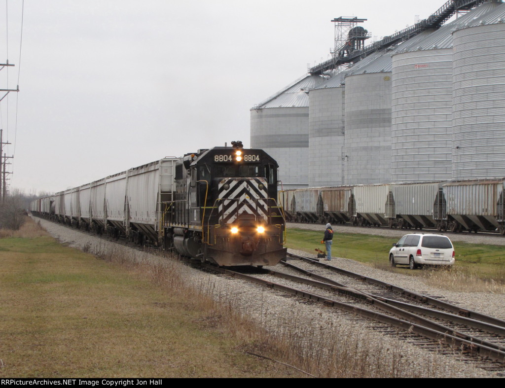 The conducto5ëµaits as 810 pulls forward to start its work