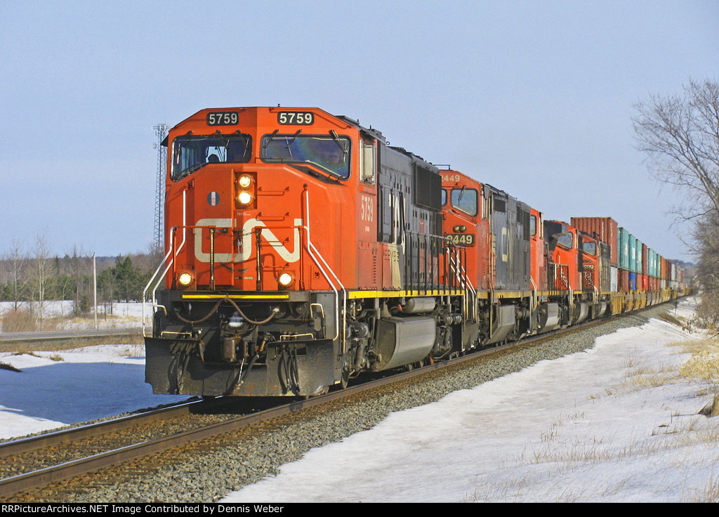 CN 5759,  CN's   Superior  Sub.