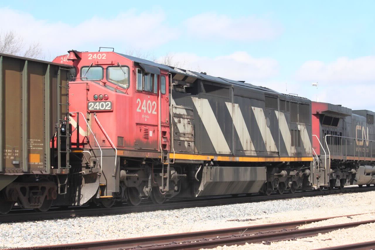 CN 2402