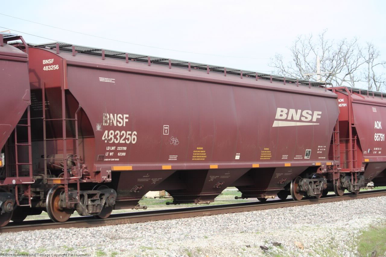 BNSF 483256