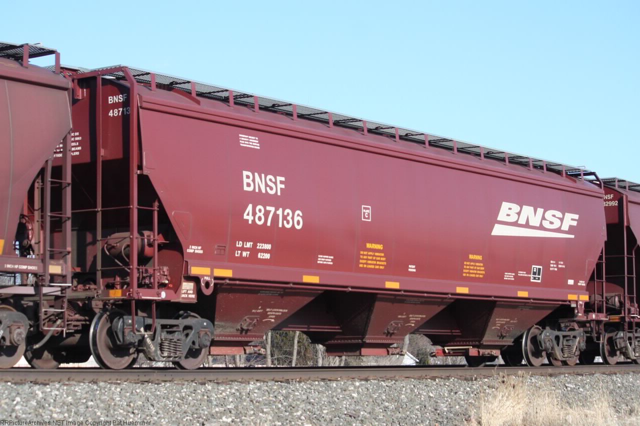 BNSF 487136