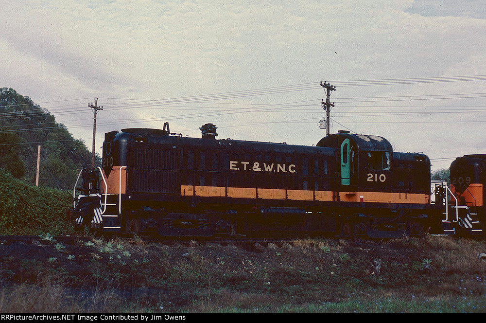 ET&WNC 210 in the scrap yard