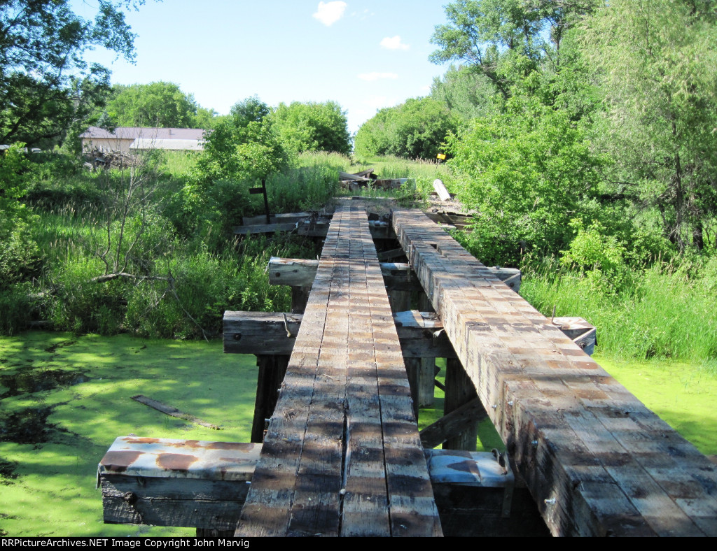 Now abandoned Ex BN/MNN bridge over Marsh River