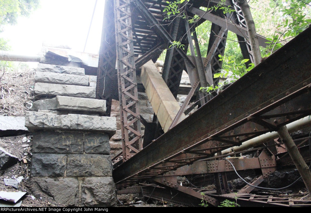 BNSF Ex GN Bridge #10 across the Mississippi River