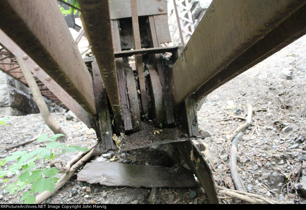 BNSF Ex GN Bridge #10 across the Mississippi River