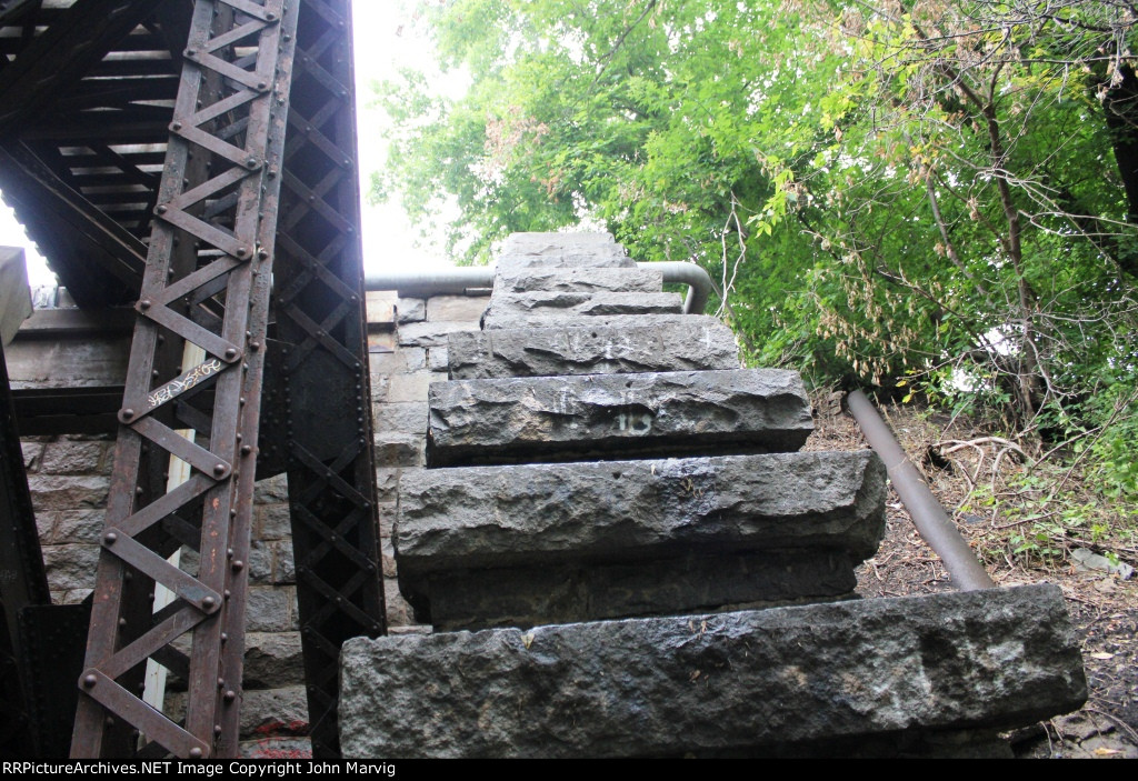 BNSF Ex GN Bridge #10 across the Mississippi River