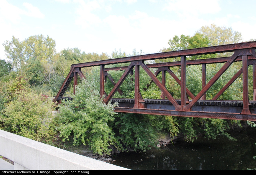 Ex MILW Now Abandoned bridge across Straight River