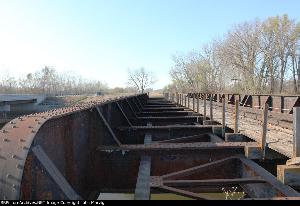 TC&W Ex MILW over Watson Sag