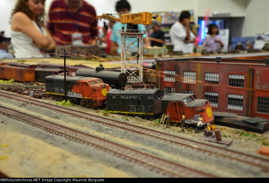 Former Nacionales de Mexico F units HO scale