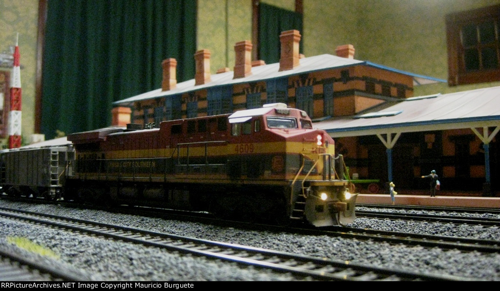 AC44 KCSM 4609 at Queretato Station