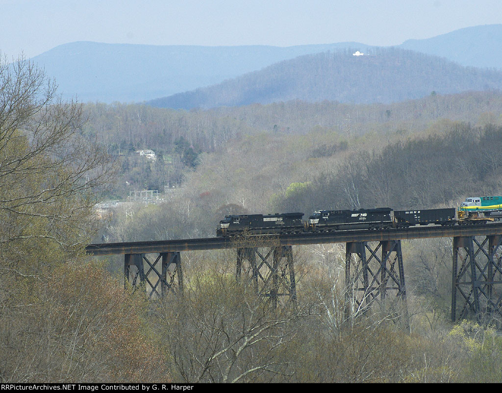 NS units and idler car and first Vale unit crossing the James River