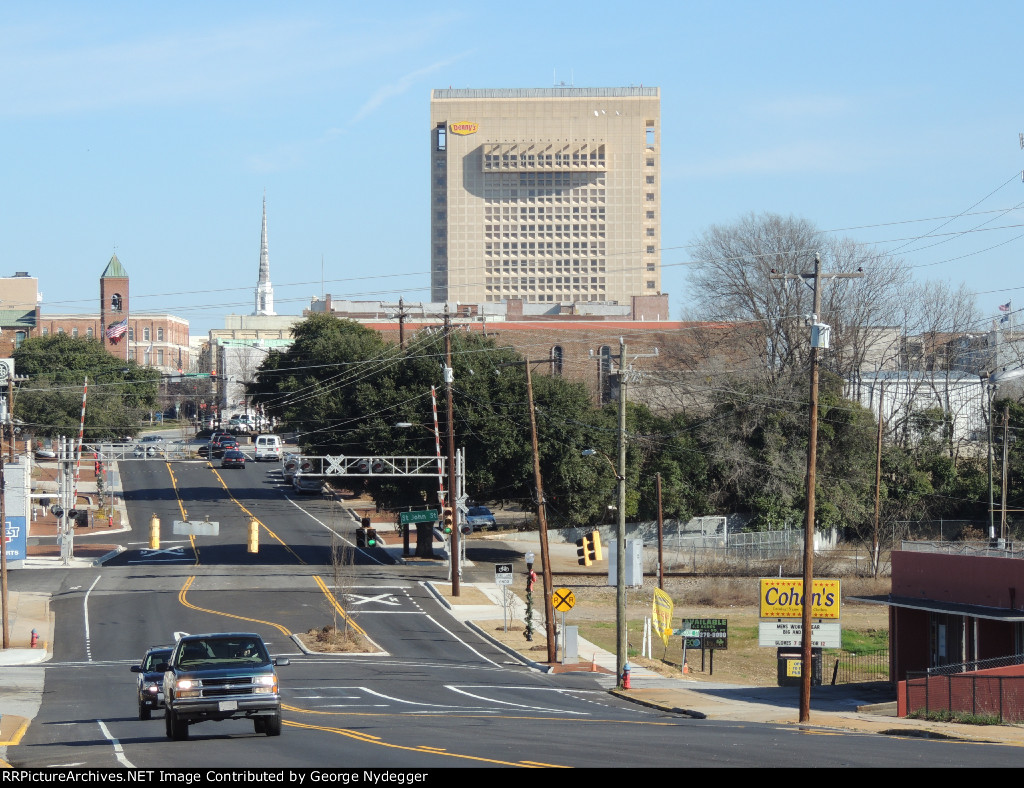 CSX Tracks / grade crossing @ W Main St.