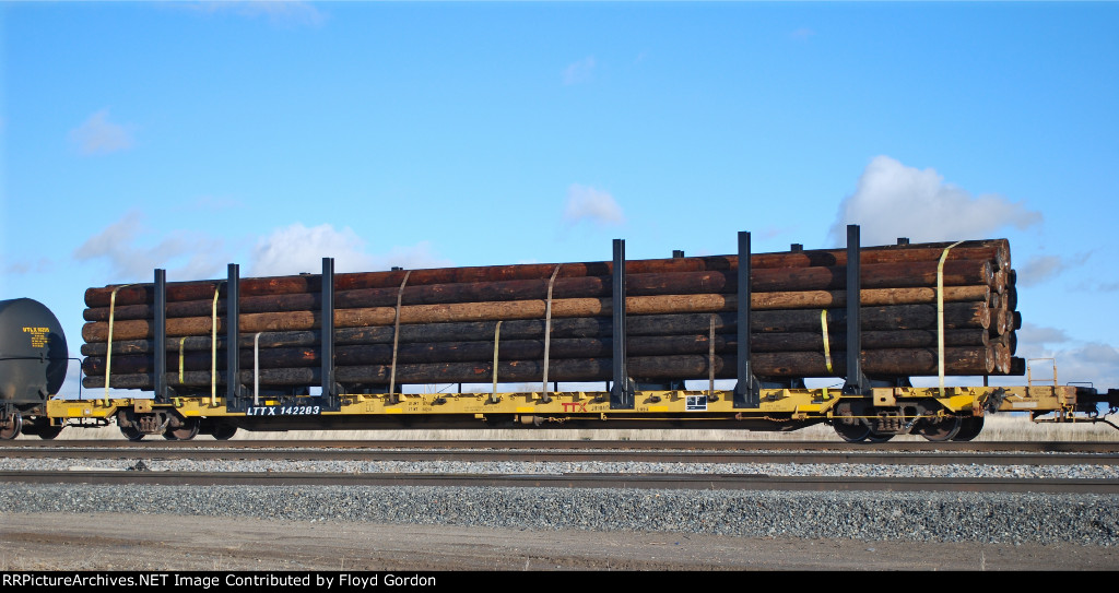 LTTX 142283 east bound on UP