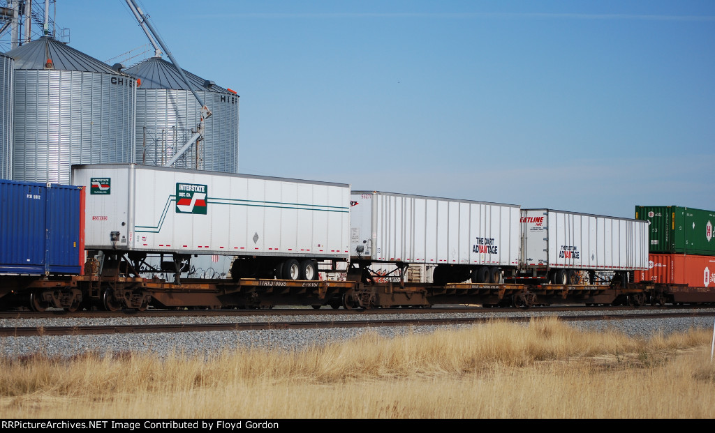 TTRX 370635 with three t|ailers